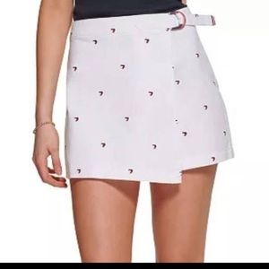 NWT WHITE WITH R/W/B HEARTS